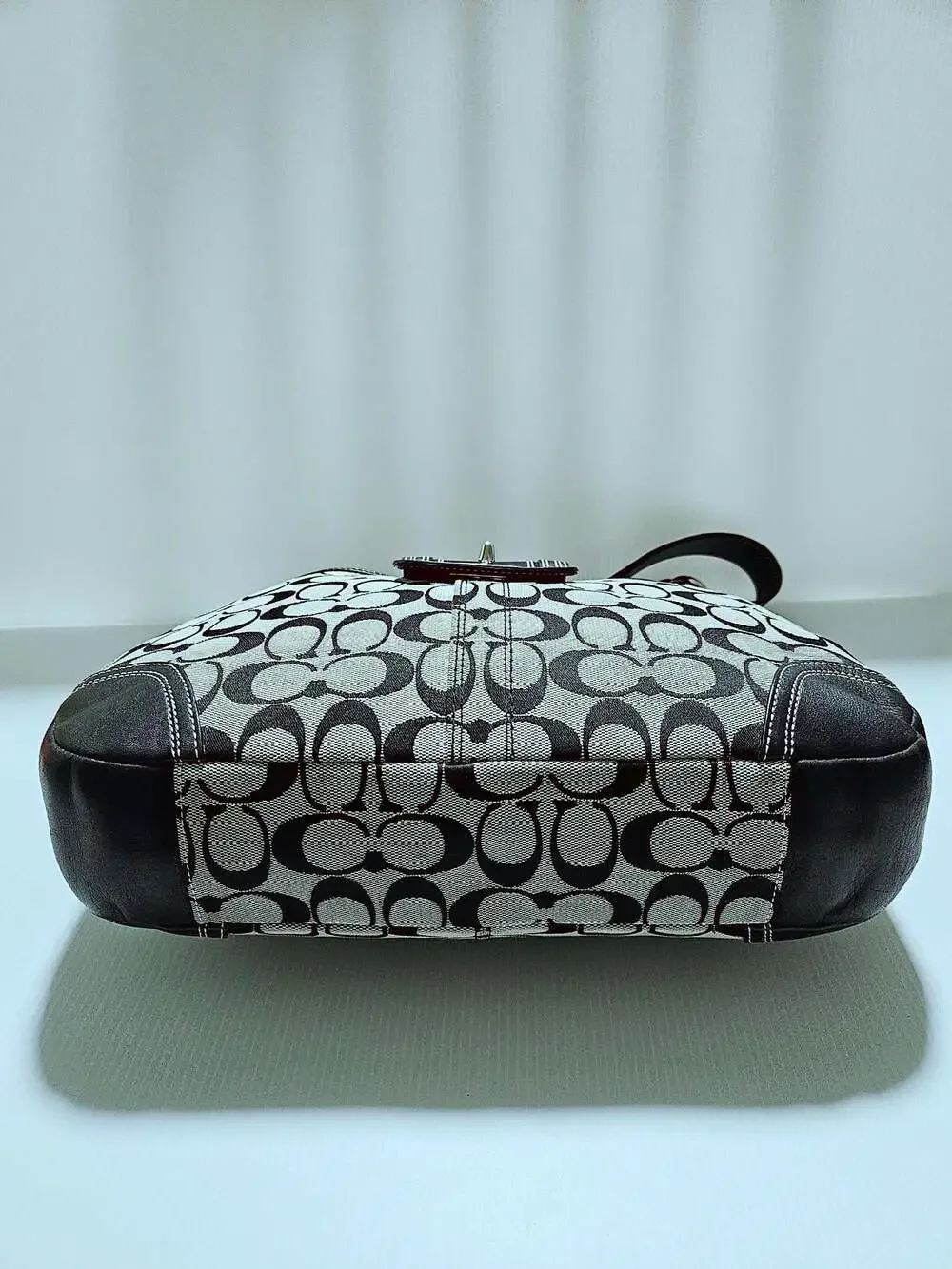 Vintage Coach Signature Black and White Canvas Hobo Bag with Turnlock Closure - Picture 11 of 16